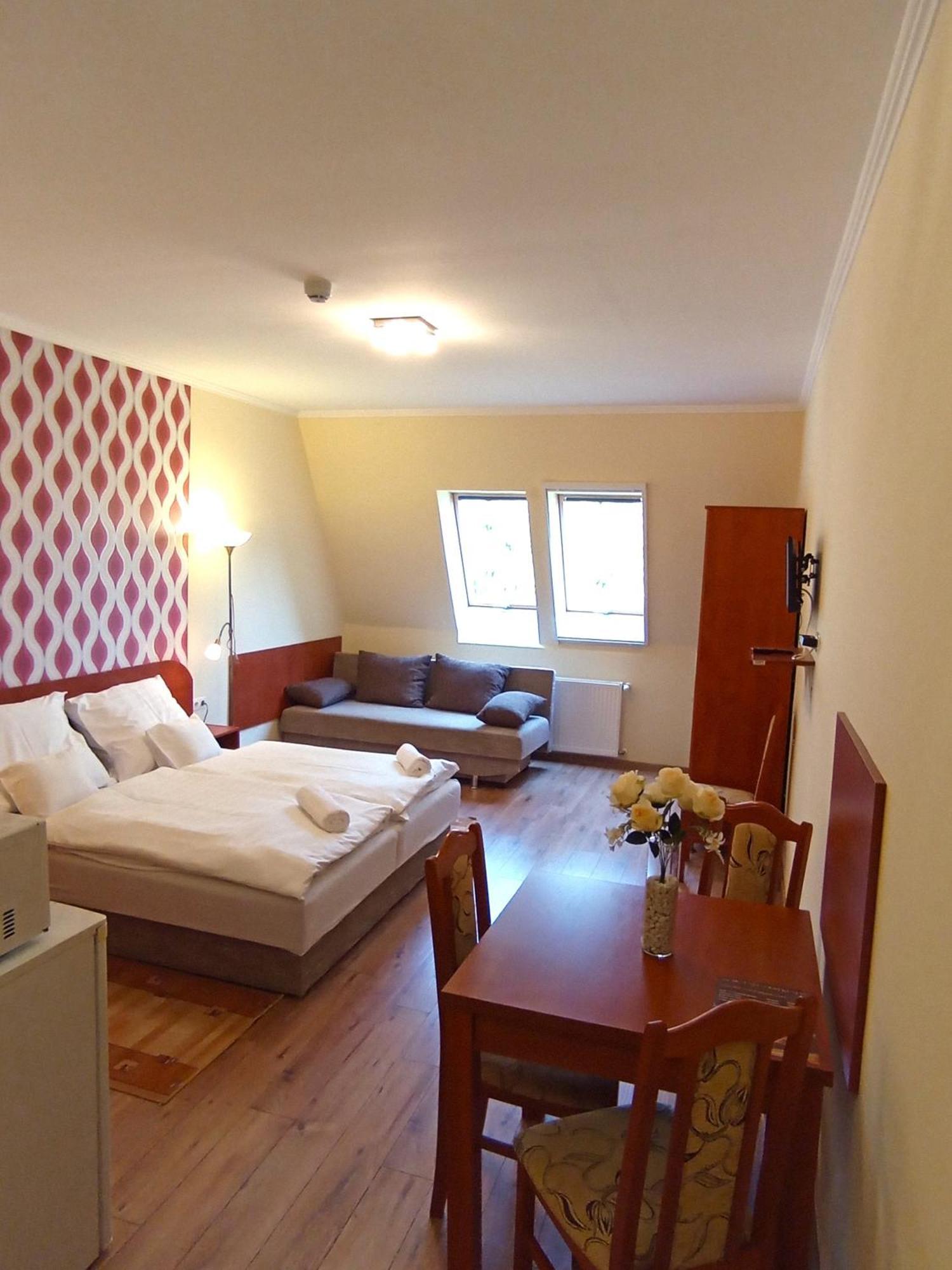 Patak-Party Apartmanok Bogacs Exterior photo
